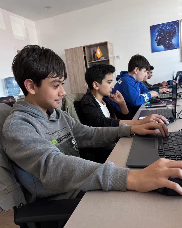 IT və Kompüter Mühəndisliyi Dərsi