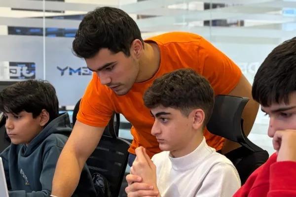 IT və Kompüter Mühəndisliyi Dərsi